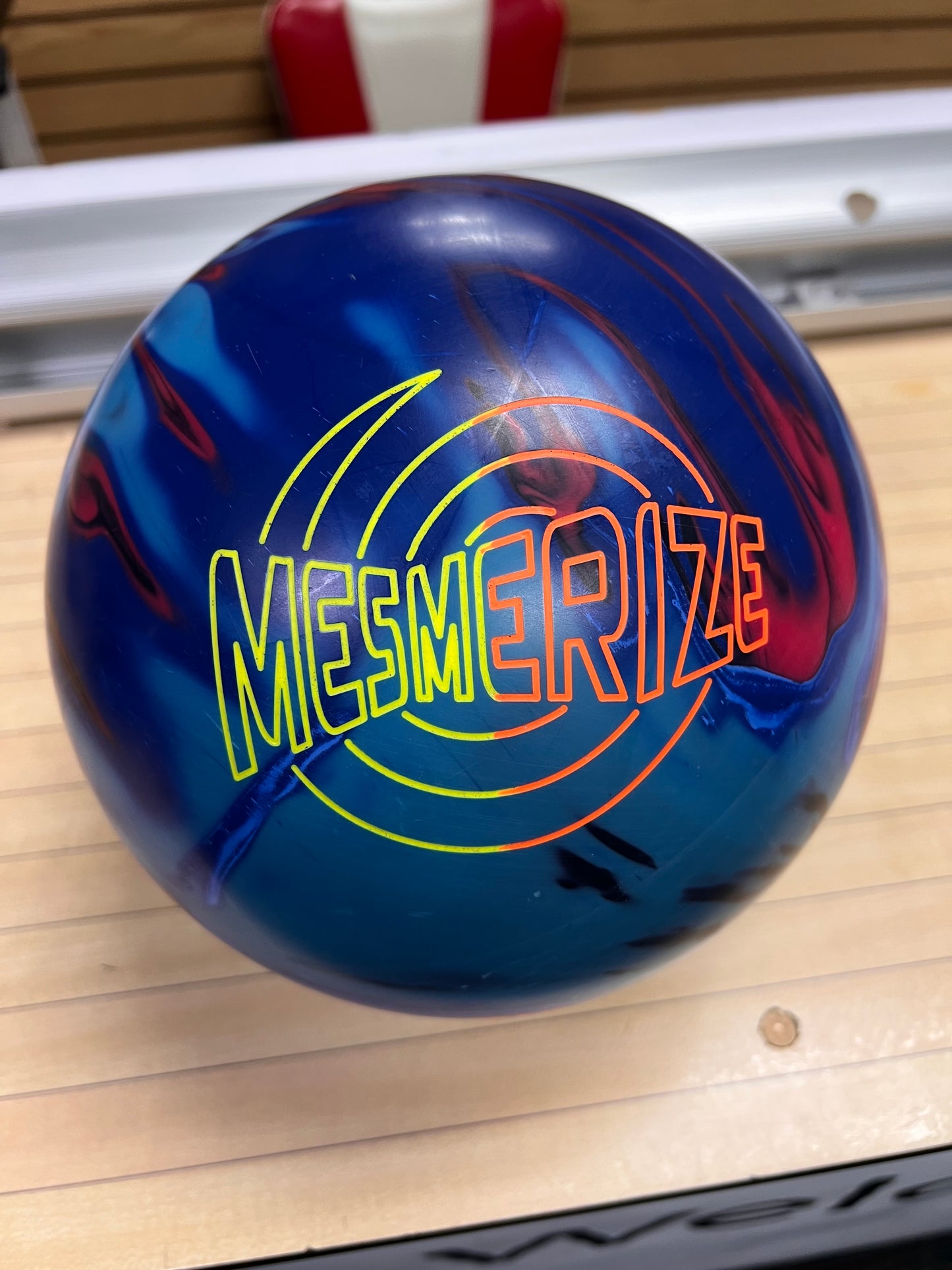 Used Mesmerize 15lb #077B