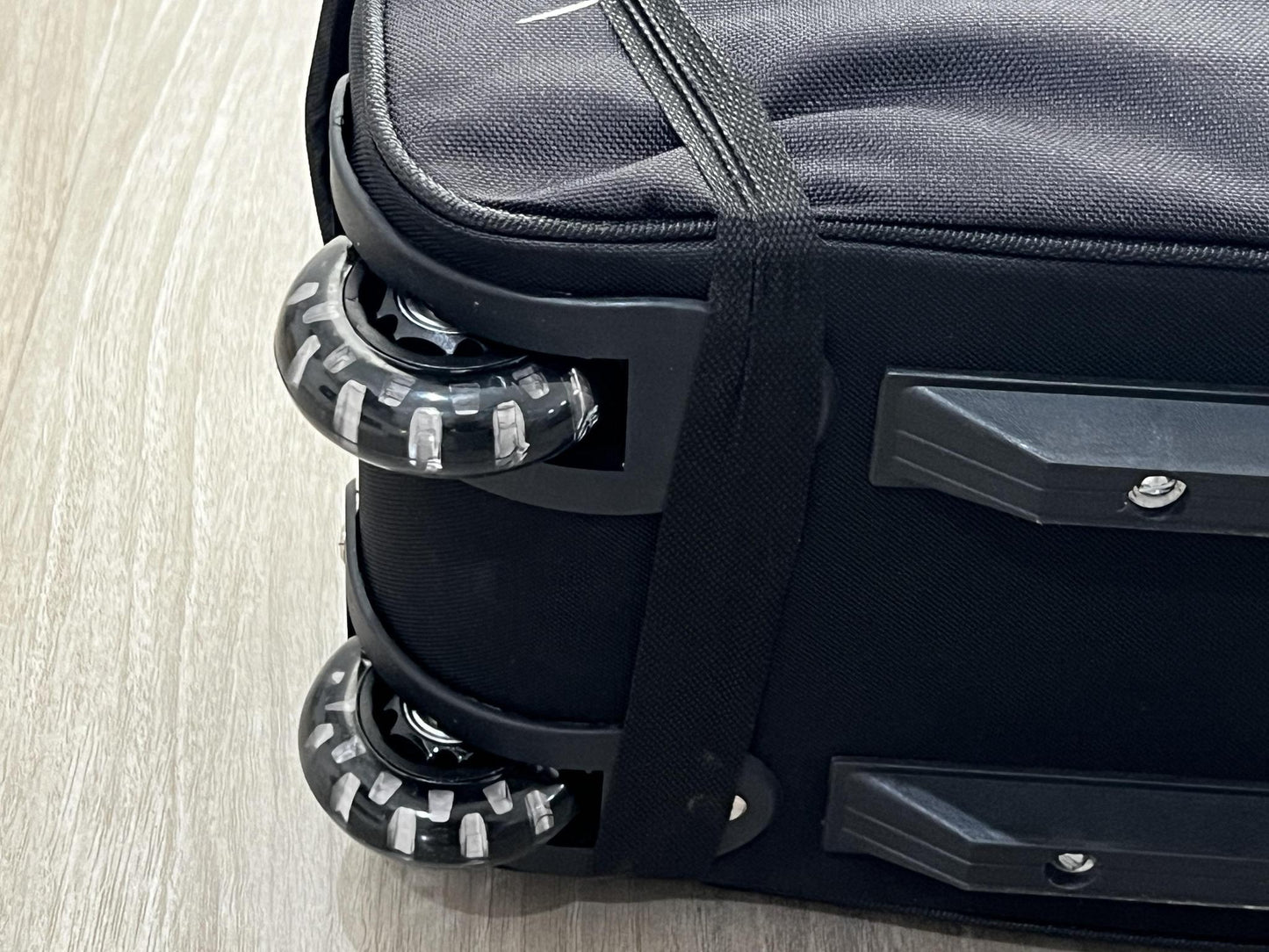 Virtue Economy 3 Ball Tote - Lighting