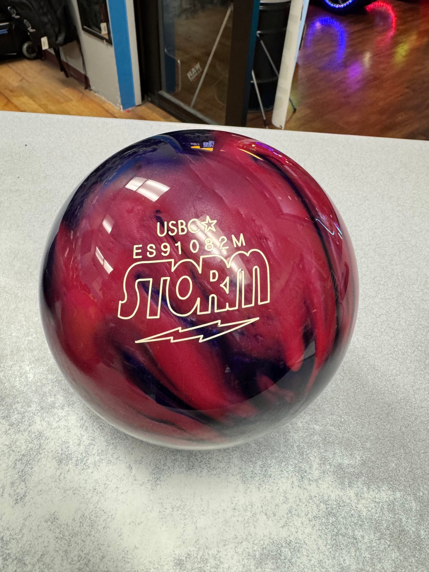 Used Tropical Surge Pink/Purple 15lb #082M