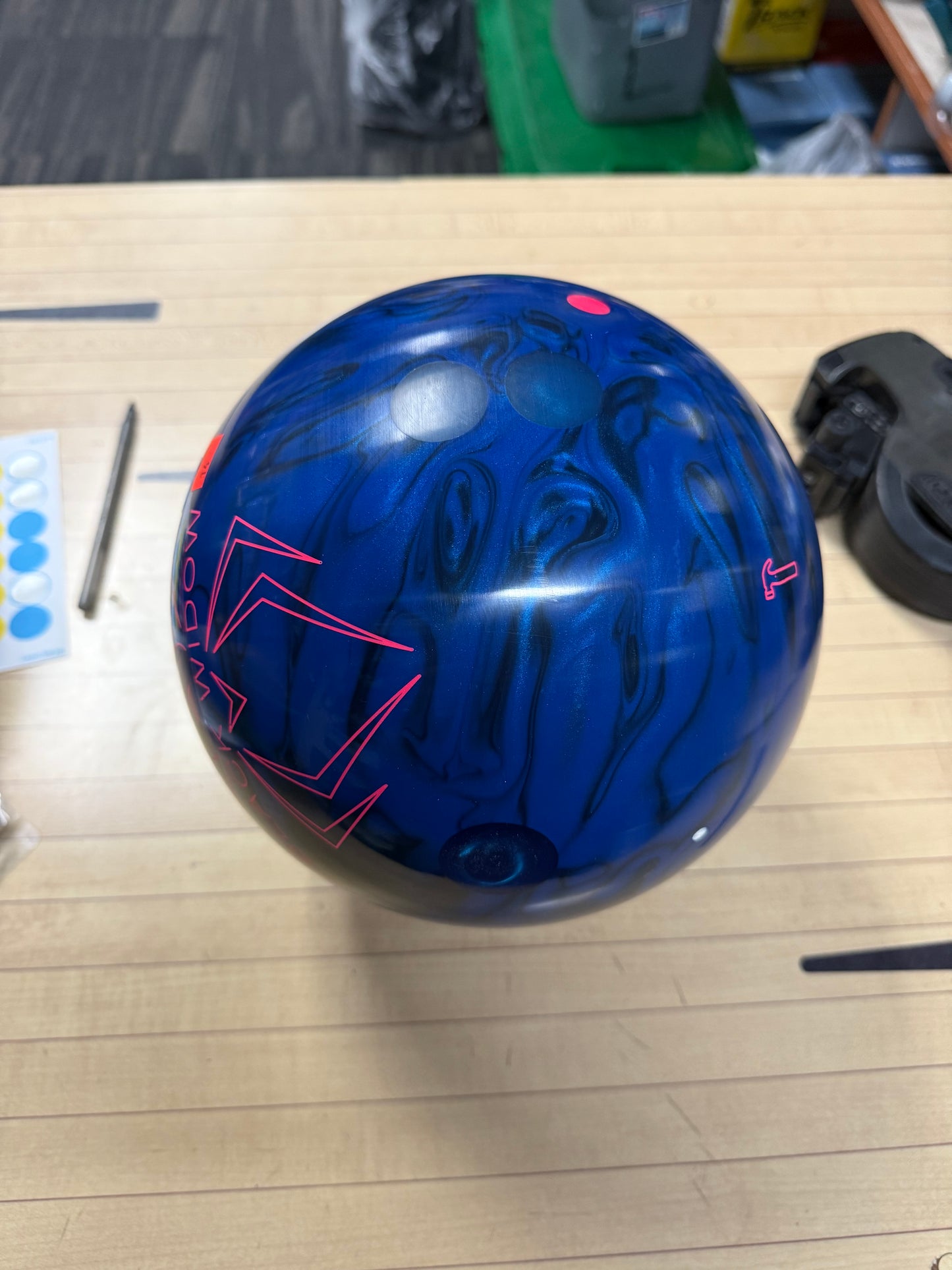 Used Black Widow Mania 14lb #073E