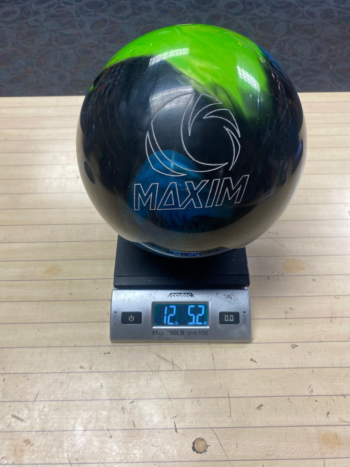 Used Maxim 12lb #522C